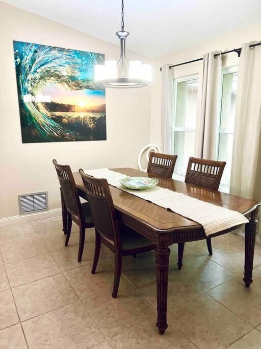Heated Saltwater Pool Minutes To Holiday home Englewood